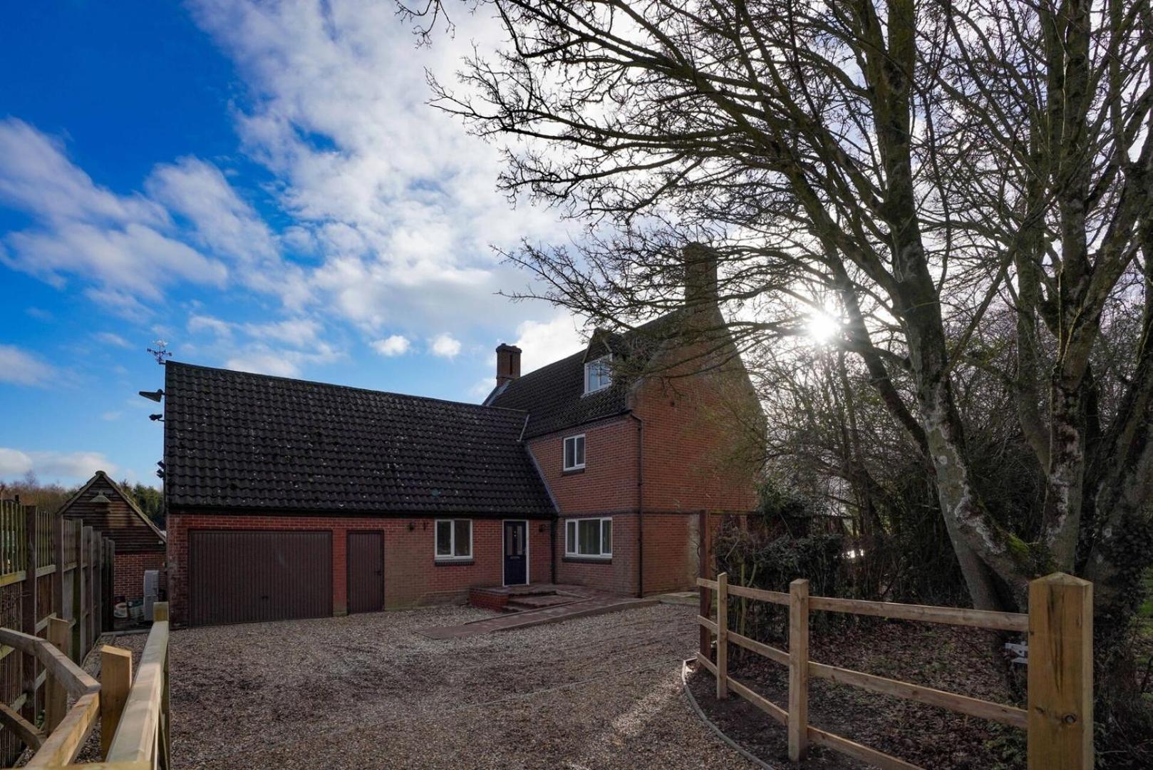 Unique 5Bd Farm House Perfect For Relaxing Ipswich Esterno foto